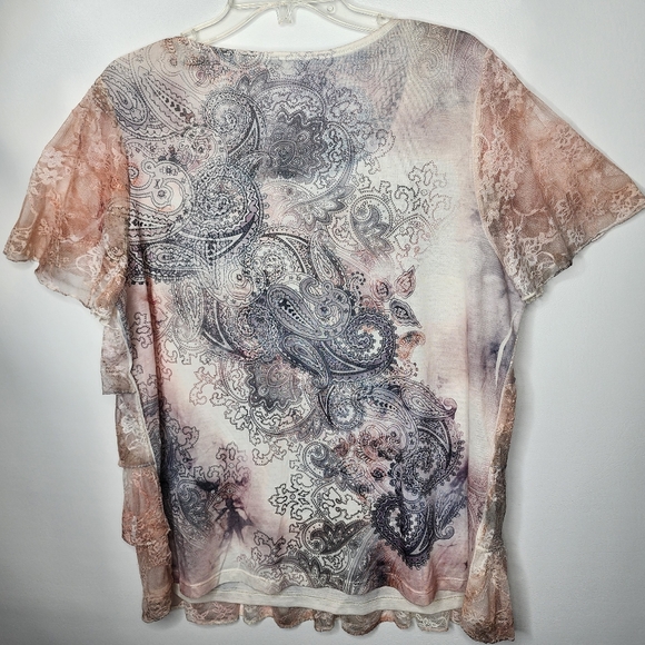 CJ Banks Lace Top Layered Paisley Print Pale Pink and Gray Plus Size 1X - Picture 2 of 11